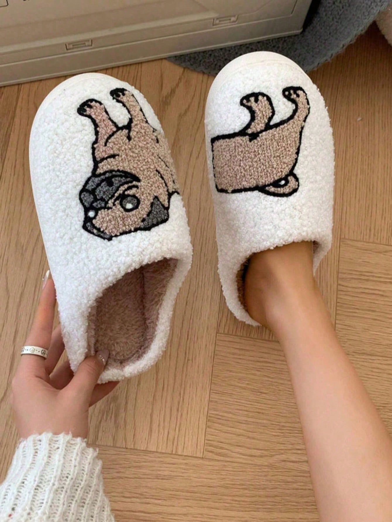 Couple Pug Embroidery Plush Sl - Embroidery Garments のレビューと価格