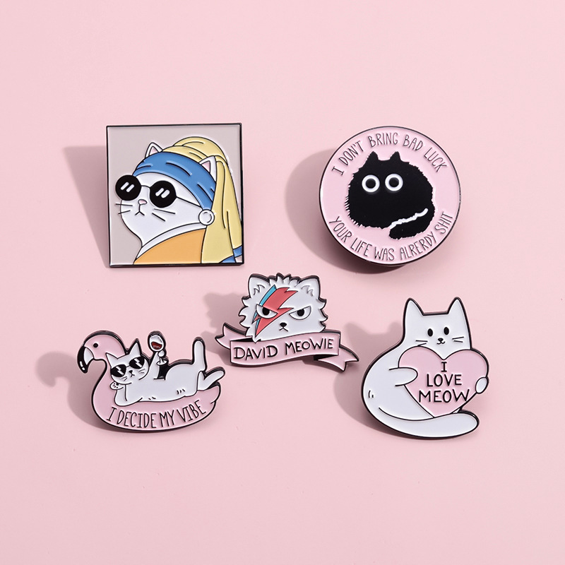 Cute Cat Brooch Cat Club Swan  - Embroidery Love のレビューと価格