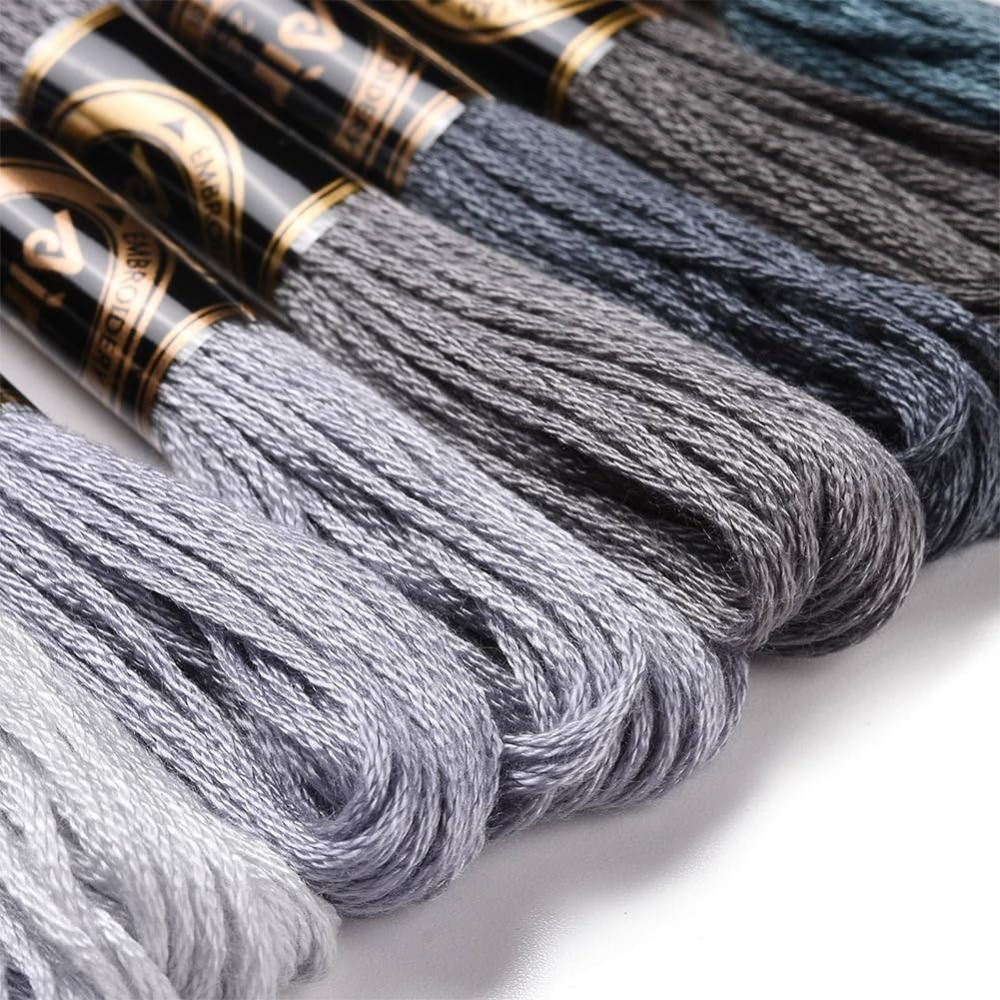 8 Skeins 70 Yards Grey Friends - Embroidery Computer のレビューと価格